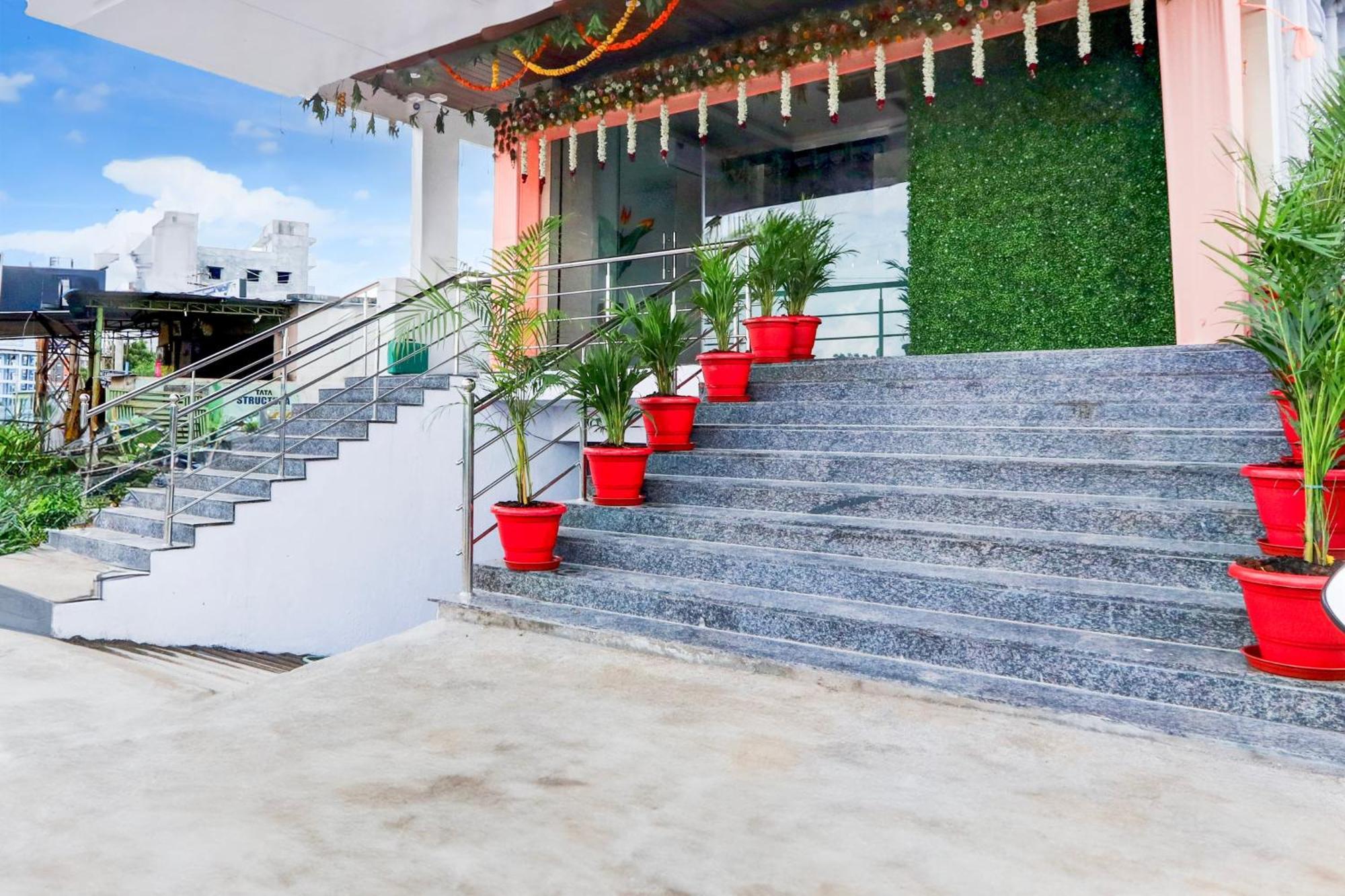 Hotel O Pr Grand Khammam Exterior photo